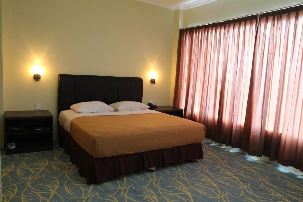 Sepinggan Hotel Balikpapan Room photo