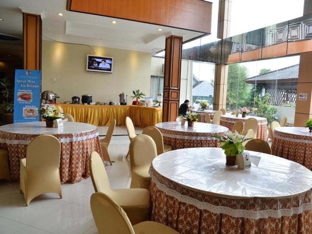 Sepinggan Hotel Balikpapan Exterior photo