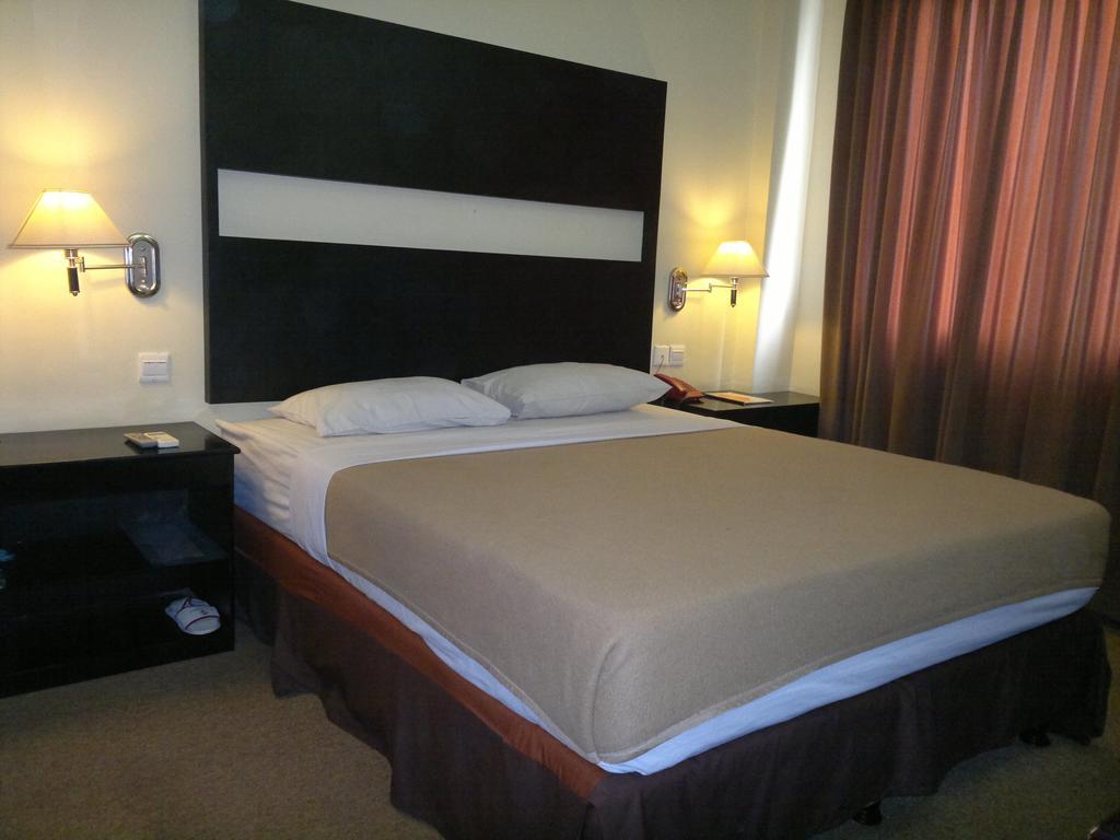 Sepinggan Hotel Balikpapan Room photo