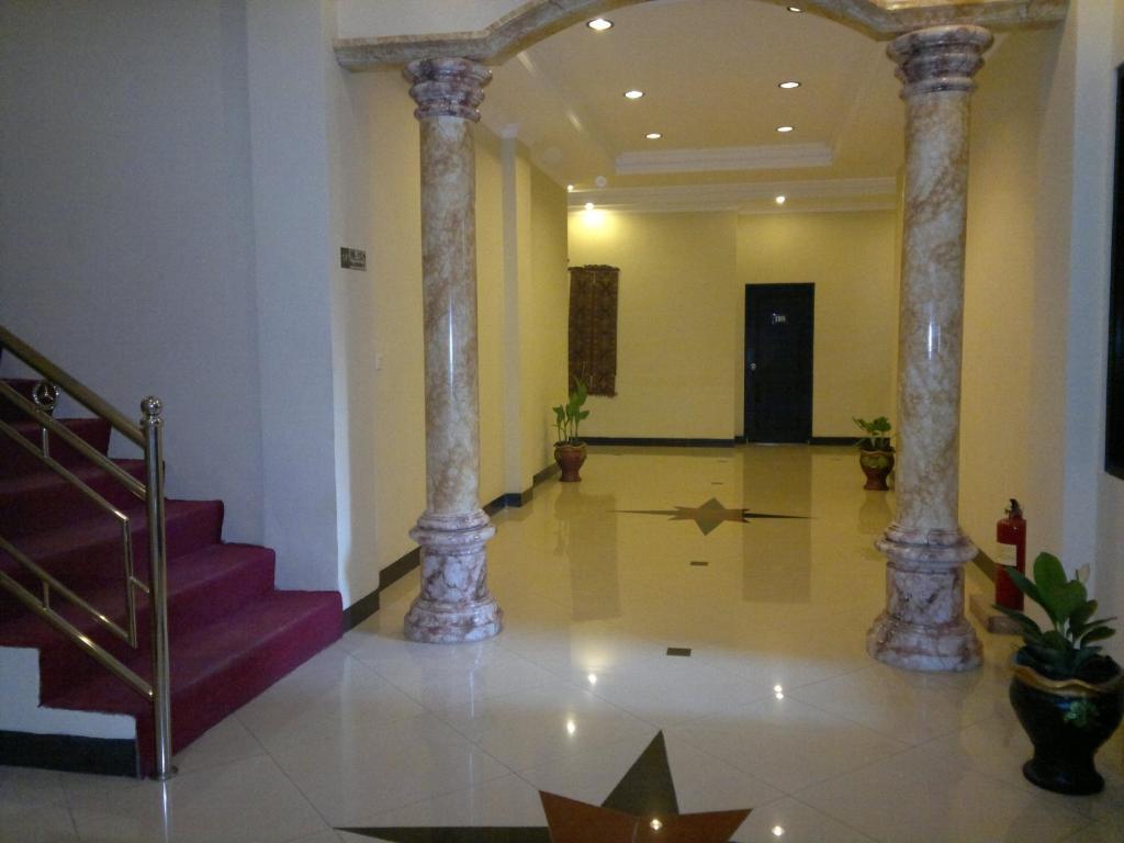 Sepinggan Hotel Balikpapan Exterior photo