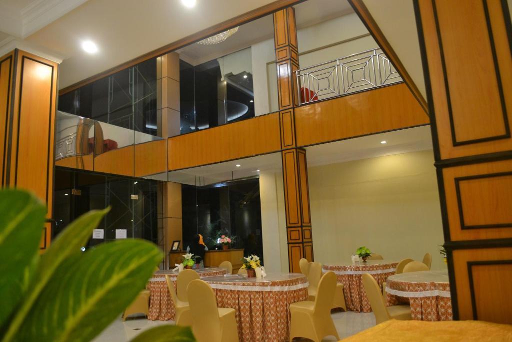 Sepinggan Hotel Balikpapan Exterior photo