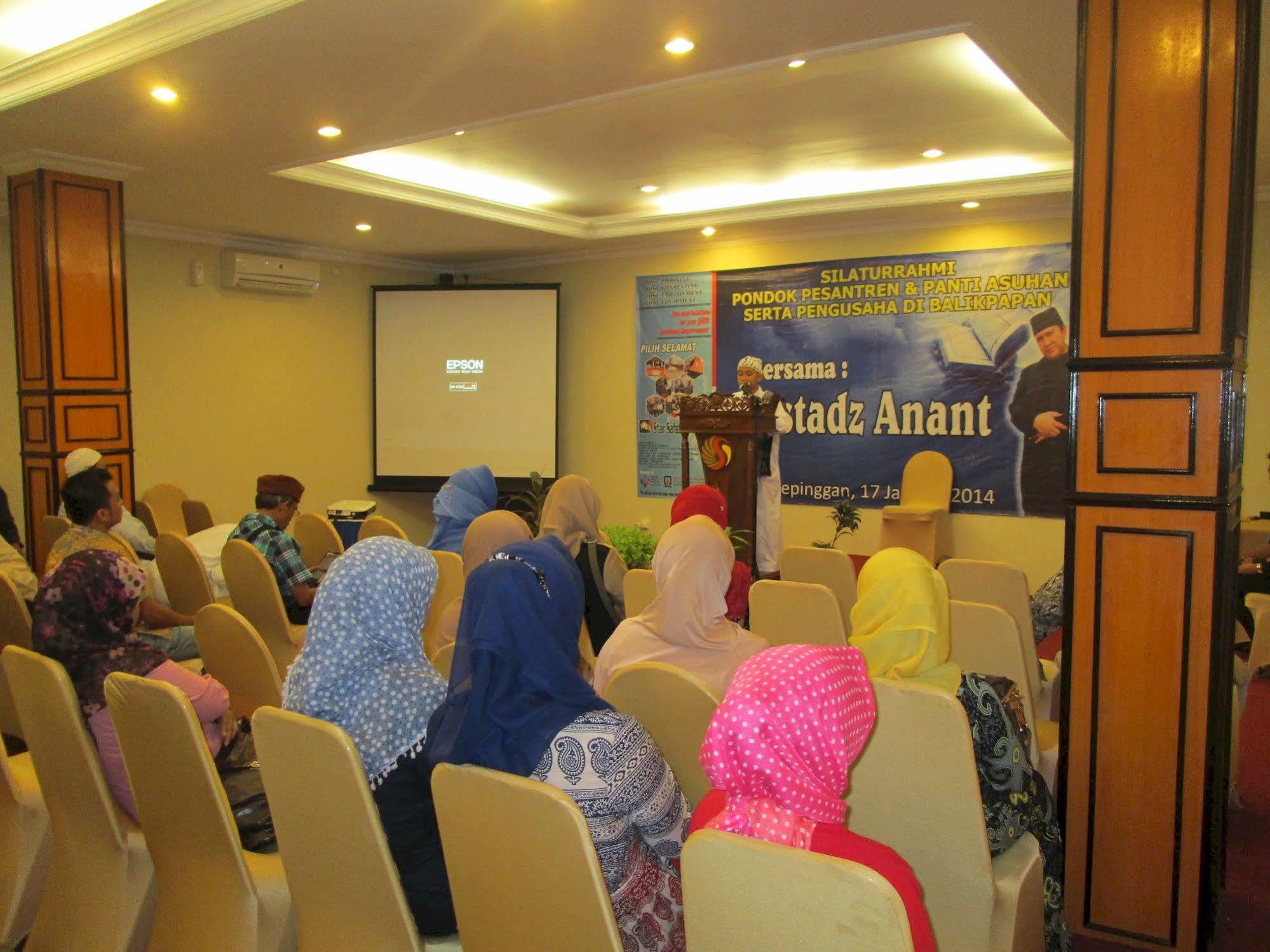 Sepinggan Hotel Balikpapan Exterior photo